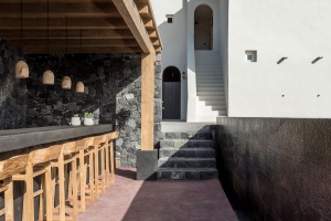 ISTORIA Boutique Hotel In Santorini - When Holistic Approach Tells A Story - WWW.AUTHENTICINTERIOR.COM design studio & blog Boutique Hotel | Interior design | Interior decor | Hotels in Santorini | Holistic Approach | Interior decoration | Interior styling