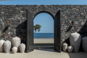 ISTORIA Boutique Hotel In Santorini - When Holistic Approach Tells A Story - WWW.AUTHENTICINTERIOR.COM design studio & blog Boutique Hotel | Interior design | Interior decor | Hotels in Santorini | Holistic Approach | Interior decoration | Interior styling