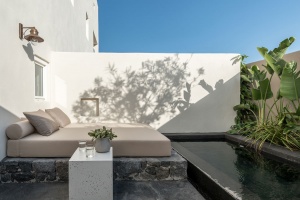 ISTORIA Boutique Hotel In Santorini - When Holistic Approach Tells A Story - WWW.AUTHENTICINTERIOR.COM design studio & blog Boutique Hotel | Interior design | Interior decor | Hotels in Santorini | Holistic Approach | Interior decoration | Interior styling