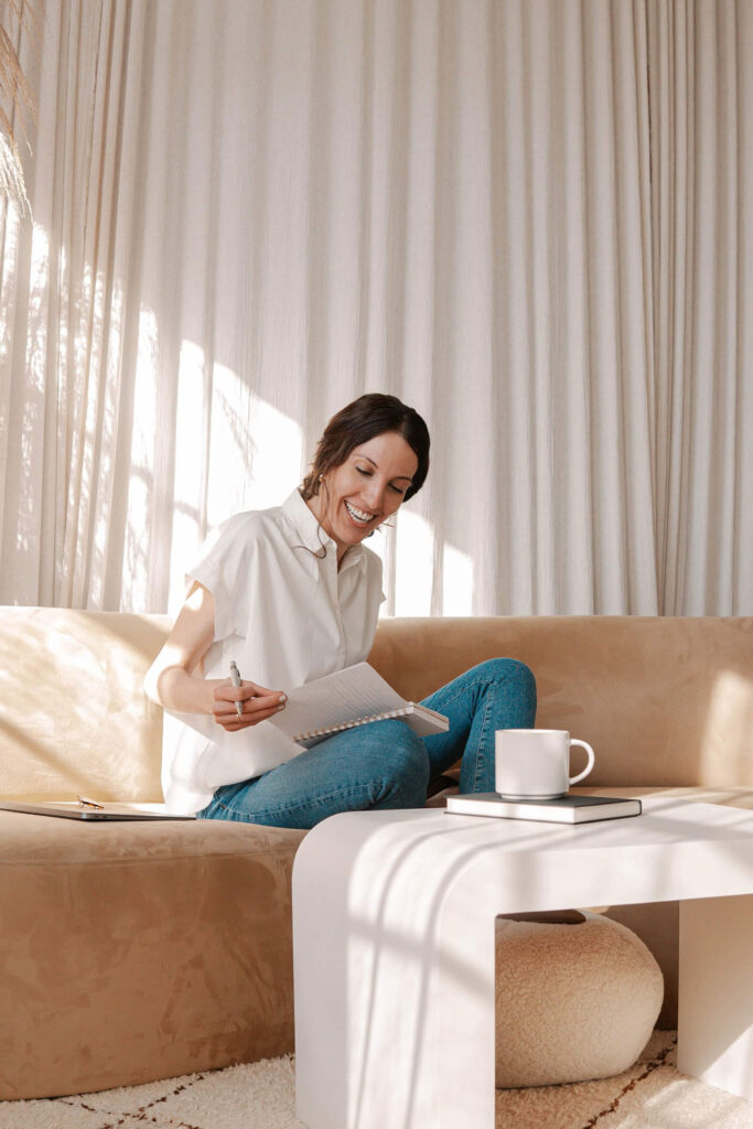 How to start interior design blog and earn money